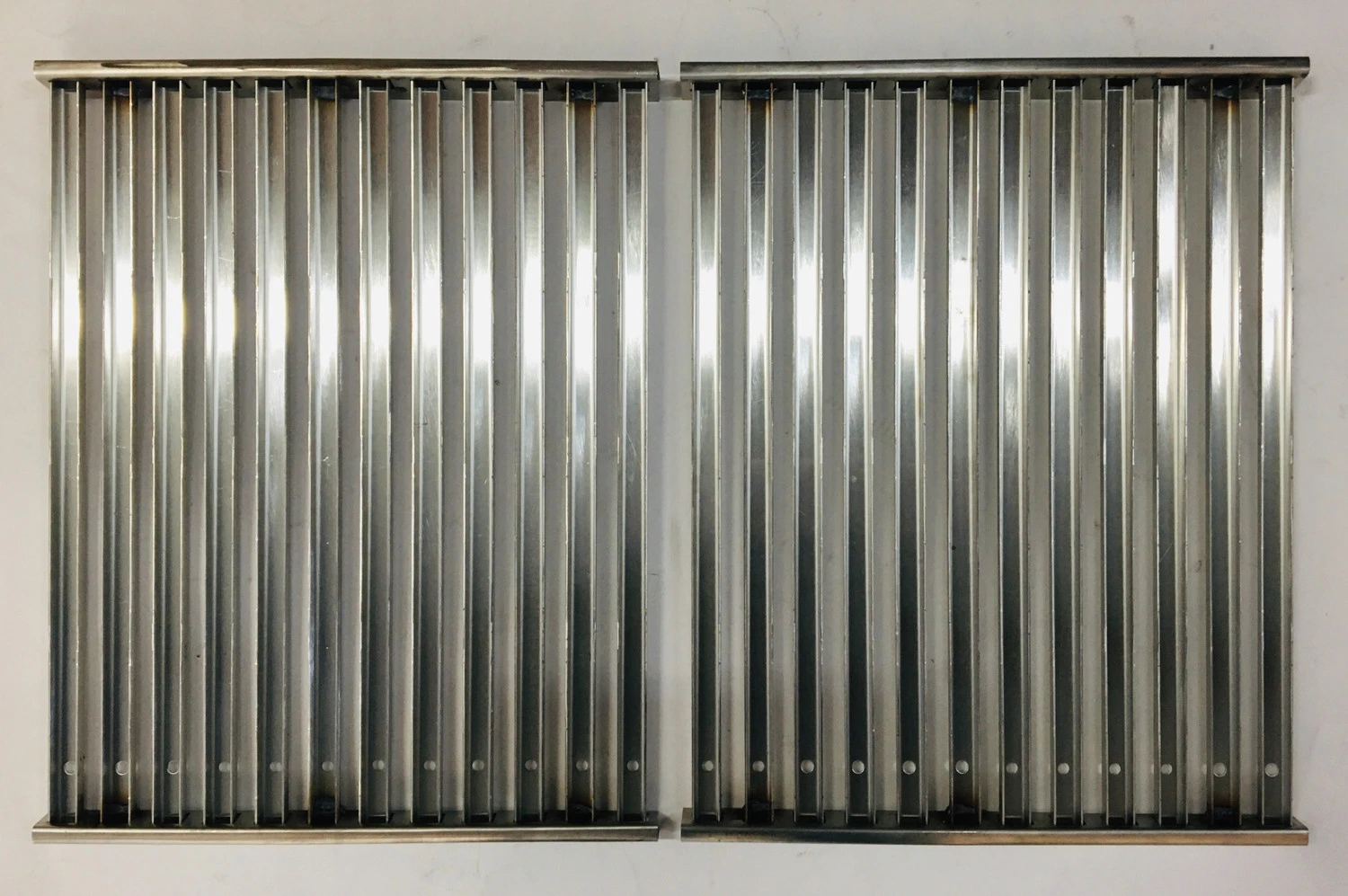 TECPatio 1, Sterling 28 - Set Of 2 Cooking Grids - 34001G1 3 TECPatio 1, Sterling 28 - Set Of 2 Cooking Grids - 34001G1